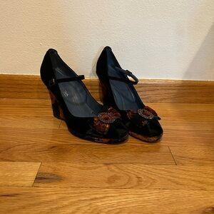 Via Spiga Black and Orange Wedges